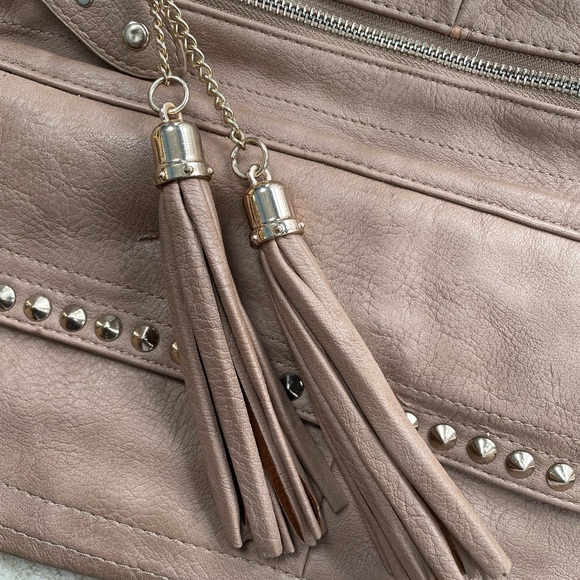 Urban Expressions tan studded shoulder bag - Picture 4 of 8